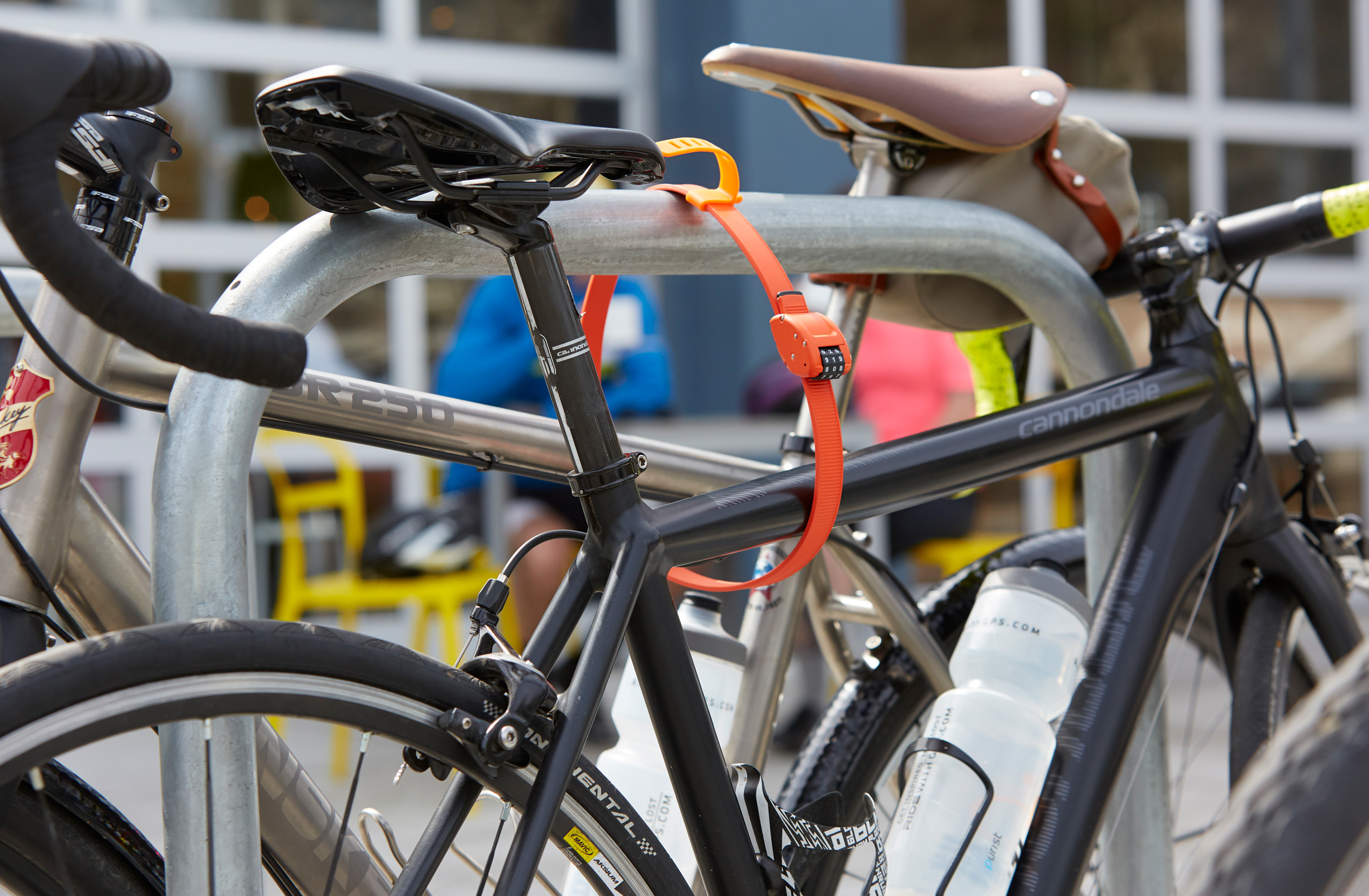 OTTOLOCK】の取扱い開始します。アクセサリー Knog Scout Bike Alarm & Finder。 - 株式会社 フカヤBLOG